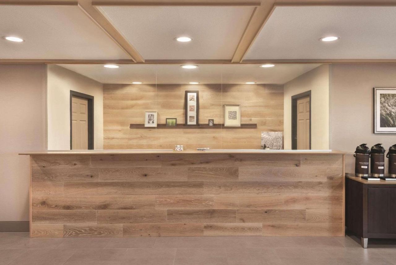 Country Inn & Suites By Radisson, Pella, Ia Dış mekan fotoğraf