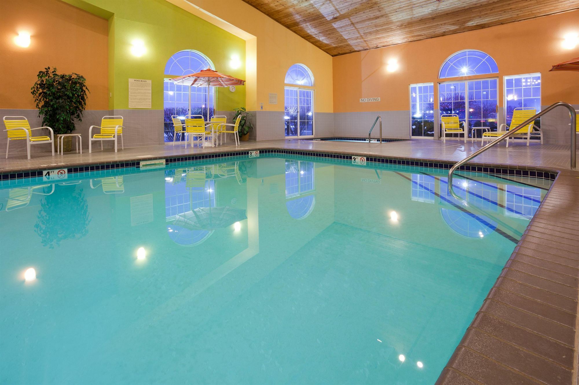 Country Inn & Suites By Radisson, Pella, Ia Dış mekan fotoğraf